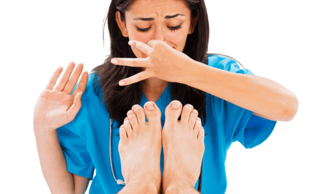 पैरों से बदबू आने के कारण और इससे छुटकारा पाने के उपाय! - टाटा 1एमजी कैप्सूल