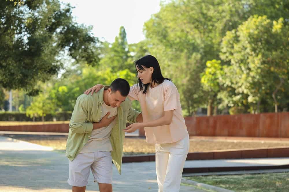 Am I Having Heartburn or a Heart Attack? Signs, Symptoms & When to Worry -  Tata 1mg Capsules